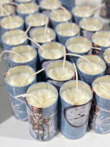 Vela perfumada de cera de coco de lujo, contenedor de lata con etiqueta personalizada, estilo clásico elegante para presentación de regalo de Navidad - Product Image 5