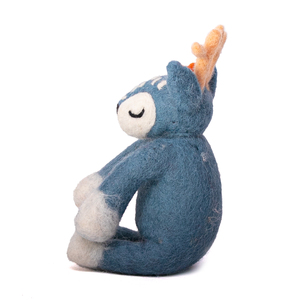 Juguete de Ciervo Azul Hecho a Mano con Técnica de Fieltro, Linda Figura de Ciervo de Fieltro de Lana Ecológica con Astas, Muñeco de Peluche para Bebé - Product Image 3