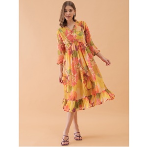 Vestido Midi de Georgette con Estampado Floral Amarillo de Lujo, con Volantes, para Fiestas, Oficina y Eventos Nocturnos, Disponible a un Precio Razonable - Product Image 1