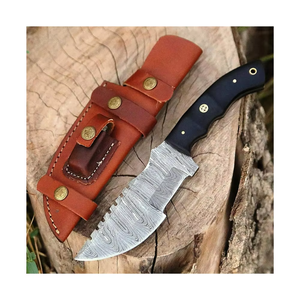 Cuchillo de caza Skinner de acero de Damasco con diseño único, mango de madera de olivo y diseño de ciervo, con funda de cuero - Product Image 2