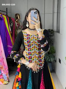 Algodón de rayón de alta calidad con diseño de volantes multicolor Bandhani Kali con blusa negra con cinturón y trabajo Lehenga-Kutcchi, moda femenina. - Product Image 4