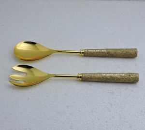 Service à salade de haute qualité en acier inoxydable avec finition dorée et manche en bois émaillé, ustensiles et accessoires de cuisine - Product Image 2