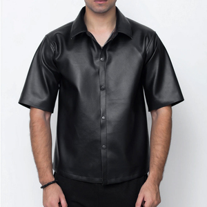 เสื้อเชิ้ตหนัง PU ผู้ชาย แขนสั้น ติดกระดุม แฟชั่นทันสมัย สำหรับใส่ลำลอง สตรีทแฟชั่น งานกลางคืน และสไตล์ประจำวัน - Product Image 6