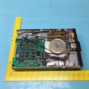 Qume 242 Qumetrak Disk Drive, 129575 - อุปกรณ์และอะไหล่เซมิคอนดักเตอร์ระดับโลกที่เชื่อถือได้ - Product Image 1