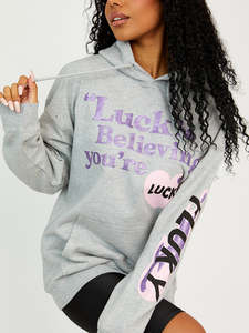 Sweat à capuche pour femme en polyester et coton, imprimé graphique décontracté, design de logo personnalisé, streetwear personnalisé, haut à capuche tendance - Product Image 5