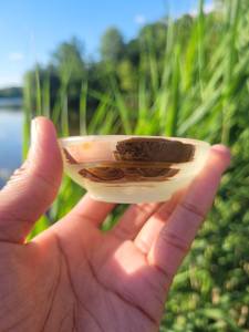 Matériel et usage du bol en onyx sans équivoque, car il reflète directement ce que l'objet est. Prix de gros. - Product Image 2