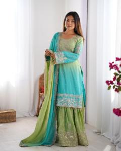 Traje Salwar Kameez de seda Chinon indio-pakistaní con bordados elaborados, elegante atuendo para bodas y fiestas, ropa festiva para mujeres. - Product Image 1