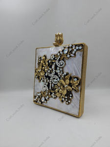 Sac de soirée de luxe fait main en laiton et nacre avec motif floral métallique, idéal pour les mariages et événements spéciaux - Product Image 3
