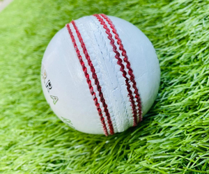 Balle de cricket en cuir 156g, balle de cricket de match, balle de cricket de club, balle de cricket de ligue, balle de cricket professionnelle dure, cousue à la main - Product Image 4