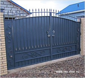 Portail métallique sur mesure pour maisons, portail d'entrée décoratif en fer forgé avec acier robuste et finition thermolaquée durable - Product Image 4