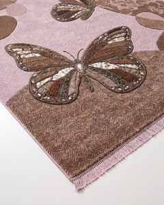 Alfombra de Lana Rosa Pálido y Marrón con Diseño de Mariposa, Ecológica, Antideslizante, Hecha a Mano, con Motivo Botánico Artístico de Insectos, Paneles Texturizados Modernos - Product Image 6