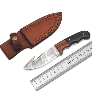 Couteau de chasse avec manche en bois et étui en cuir |   Couteaux de chasse multifonctionnels en acier damas, faits à la main - Product Image 2