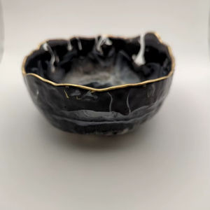 Cuenco de Boda Moderno de Resina Negra y Dorada de Lujo con Diseño Ecológico - Product Image 1