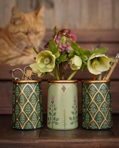 Plateau de service rectangulaire en métal avec motif floral, émail coloré, design bohème, bordure dorée - Product Image 4