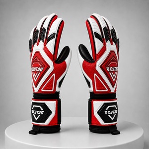Guantes de Portero de Fútbol OXYTAG Rojos, Blancos y Negros, Transpirables, Antideslizantes, con Correa de Muñeca Ajustable - Product Image 5