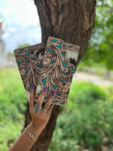 Nouveau Western élégant cheveux sur peau couleur usiné fourrure cuir pochette femmes conçu sac à main vente chaude en cuir usiné portefeuille Unique - Product Image 2