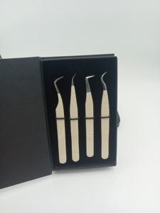 Pinzas de Precisión para Pestañas de Acero Inoxidable de Alta Calidad con Punta Suave y Volumen, con Marca y Logotipo Personalizables para Artistas de Pestañas - Product Image 2