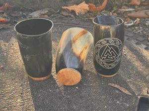 Tasse à boire artisanale en corne de Viking avec gravure nordique, mug en corne de bœuf naturelle pour bière, hydromel et whisky, cadeau nordique médiéval - Product Image 6