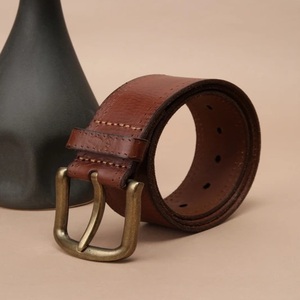 Cinturón casual para hombre de cuero genuino de grano completo, color marrón, hecho a mano con doble costura duradera, para jeans o pantalones, con hebilla de latón. - Product Image 6