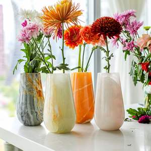 Jarrón de Flores de Resina para Decoración del Hogar Moderno, Diseño Elegante para Interiores - Product Image 2