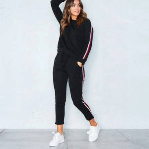 Ensemble de survêtement décontracté en coton pour femme avec logo personnalisé de qualité supérieure, comprenant un sweat à capuche et un pantalon avec patchs, respirant, pour le sport d'hiver - Product Image 1