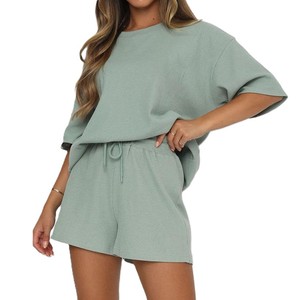 Conjunto Casual de Dos Piezas para Mujer, Primavera, Nuevo, Corte Regular, Camiseta y Pantalones Cortos, Tejido de Punto Grueso, para Gimnasio - Product Image 1