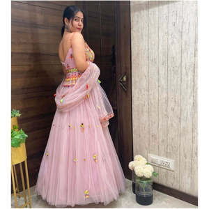 Conjunto elegante de ropa de fiesta para mujer de diseñador Lehenga Choli con hilo de trabajo - Product Image 4