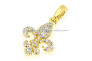 จี้เพชรแบบกำหนดเอง ดีไซน์ทันสมัย ทอง 14K ประดับเพชรแบบ Iced Out ลายดอกเฟลอร์เดอลิส เพชรธรรมชาติ VS ของขวัญวันครบรอบสำหรับผู้ชายหรือผู้หญิง พร้อมจี้ VVS - Product Image 3