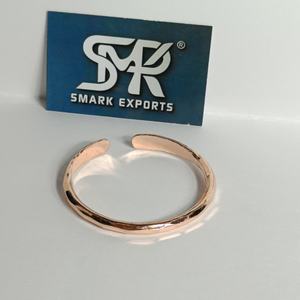 Brazalete Abierto Tradicional de Cobre Sólido Forjado a Mano, Metal Martillado, Ajustable, Ligero, Acabado Antiguo/Pulido, Unisex - Product Image 3