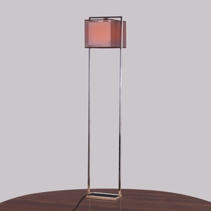 Lampadaire chromé moderne rose taupe, luminaire sur pied de luxe, abat-jour rectangulaire minimaliste, structure métallique élégante, contemporain et raffiné - Product Image 2