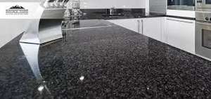 Plan de travail et îlot de cuisine en granit de luxe – Surface en pierre naturelle élégante pour cuisine moderne - Product Image 3