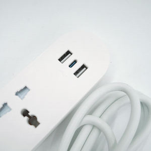 Regleta de Enchufes de Alta Calidad con Conexión a Tierra Estándar, 3 Tomas de Corriente de 10A, Enchufe Universal para Mesa, Enchufes Múltiples para Reino Unido/UE - Product Image 1