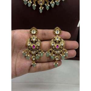 Indian Ethnic Shalini Premium Heritage Gold Plated Bridal Necklace & Earring Set - Product Image 3