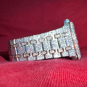 นาฬิกาข้อมือแฟชั่นหรูหราสไตล์ฮิปฮอป ลดราคาพิเศษ ตัวเรือนสแตนเลสประดับคริสตัลและมอสซาไนต์ กันน้ำ เหมาะเป็นของขวัญสำหรับผู้ชาย - Product Image 1