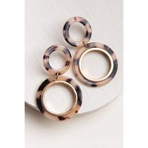 Boucles d'oreilles clous en résine faites à la main de luxe, design minimaliste, durables, pour usage quotidien et soirées, apprêts de bijoux - Product Image 3