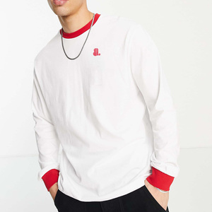 Camiseta Blanca de Manga Larga para Hombre, Cuello Redondo, Algodón Jersey, Transpirable, Diseño Liso, Ribete Rojo en Contraste, Logotipo Frontal, Estilo Casual - Product Image 1