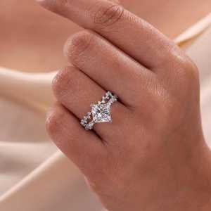 Anillo de Compromiso Romántico con Diamante de Corte Princesa de 2.01CT, Cultivado en Laboratorio, Oro Blanco de 14K, Joyería para Regalo de Fiesta o Boda - Product Image 5