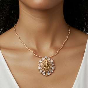 Pendentif Émeraude en Argent Sterling 925 Posture de Lord Ganesh Lumineux Gajaah, Ensemble Collier Pendentif Halo en Cristal d'Argent Pur - Product Image 1