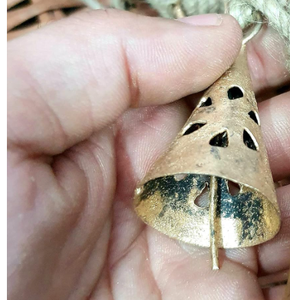 Campanas de Vaca en Forma de Cono, Estilo Rústico, Hechas a Mano, Vintage, Decoración Navideña para Colgar - Product Image 2