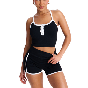 Ensemble sportif côtelé 2 pièces pour femme, noir et blanc, avec haut court dos nu et short au-dessus du genou, respirant, en Spandex et Polyester, Printemps-Été - Product Image 1