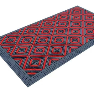 Tapis de sol commerciaux emboîtables pour zones humides et entrées d'écoles – Nouveauté ! - Product Image 1
