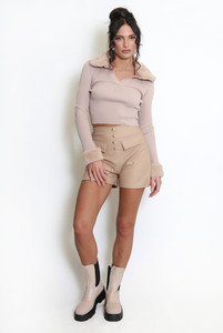 Shorts en similicuir marron taille haute pour femme avec boutons sur le devant, style décontracté - Product Image 4