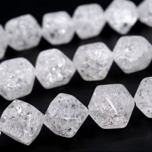 Perles de quartz blanc cristallin à motif craquelé, facettées, en forme de pépites, naturelles authentiques, brin complet, perles en vrac, 15,5 pouces, en gros - Product Image 1