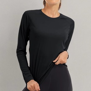 T-shirt de sport moulant à manches courtes pour femme, haut d'entraînement très extensible et respirant, tee-shirt de yoga, marque privée - Product Image 4