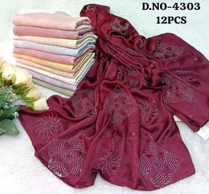 ชุดฮิญาบผ้าชีฟองเนื้อละเอียดหรูหรา ประดับด้วยลายดอกไม้ประดับคริสตัลคุณภาพพรีเมียม - ชุดผ้าคลุมไหล่ 12 ผืน คละสีพาสเทลและสีโทนเข้ม - Product Image 3