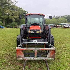 Tracteur Kubota M7040 de qualité supérieure, performances sur le terrain robustes et caractéristiques pratiques pour le labour, le travail du sol et les applications agricoles générales - Product Image 4