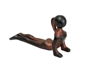 Estatua de Yoga de Aluminio con Acabado de Bronce Hecha a Mano, Escultura de Cobra en Pose Bhujangasana, Decoración Moderna Zen para el Hogar, Figura de Arte Minimalista - Product Image 4