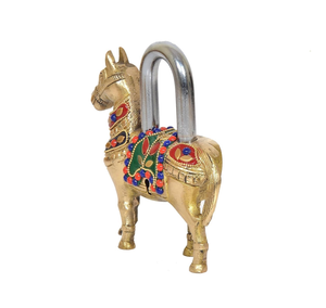 Candado de Latón con Forma de Caballo Real, Candado Metálico Decorativo Vintage con Diseño de Silla de Montar Colorida y Ornamentada, Decoración Única para el Hogar con Temática Animal - Product Image 3