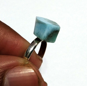 Bague en argent sterling 925 avec pierre brute de Larimar naturel, sertie clos, faite à la main, cadeau tendance pour anniversaire - Product Image 4