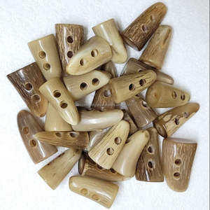 Palanca de hueso de cuerno hecha a mano, 2 agujeros, diseño ecológico duradero para proyectos de bricolaje, accesorios de moda náutica - Product Image 1